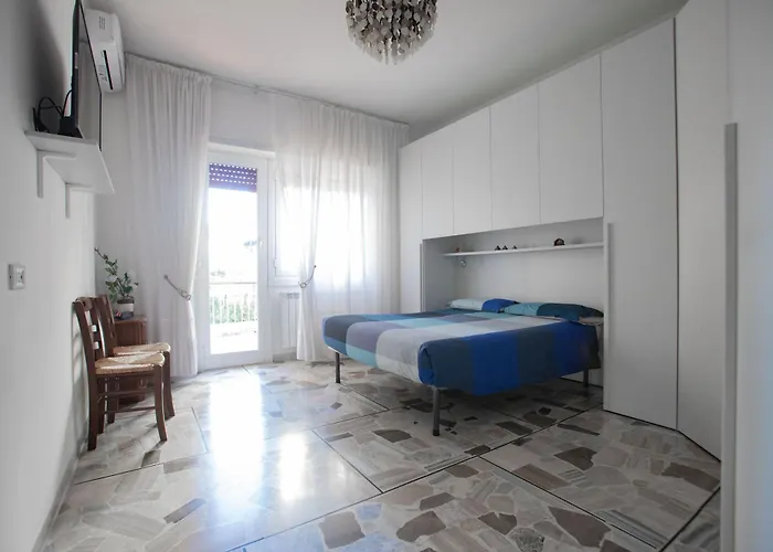 Tuscolana Guest - * Roma