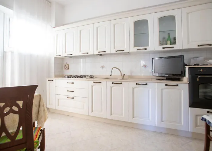 Tuscolana Guest -